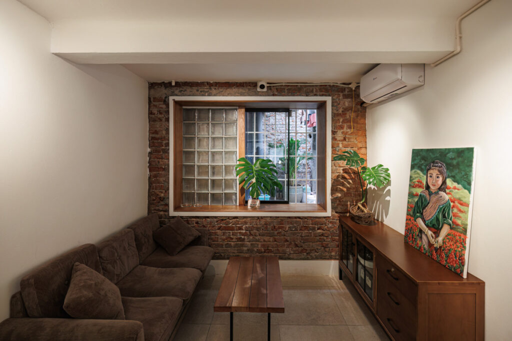 Toka Cafe Review: Herritage Styled Coffee Stand in Hanoi