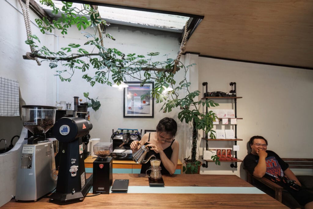 Specialty Cafés in Saigon: Hat Ca Lan