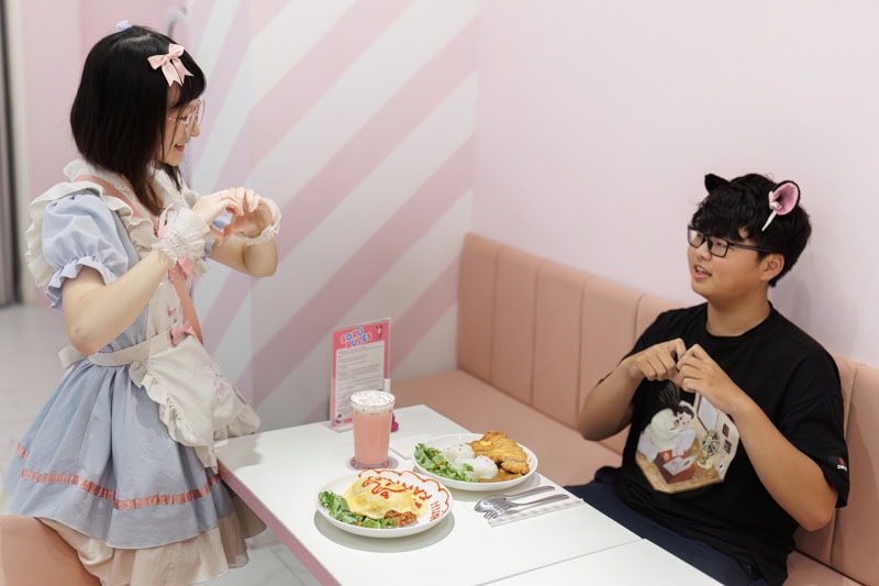 Soru Maid Cafe: Japanese Subculture in Hanoi