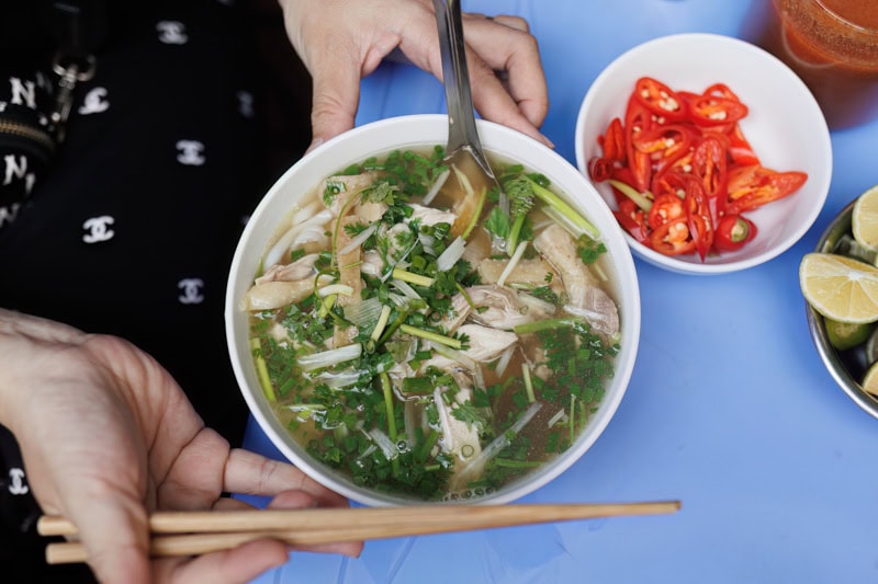 5 Chicken Phở places to try in Hanoi - Phở Gà Châm 64–68 Yên Ninh