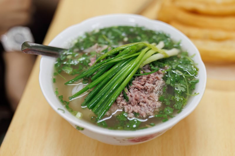 5 Must-try Michelin Street Food in Hanoi - Phở Tư Lùn Ấu Triệu (Bib Gourmand 2024)-1