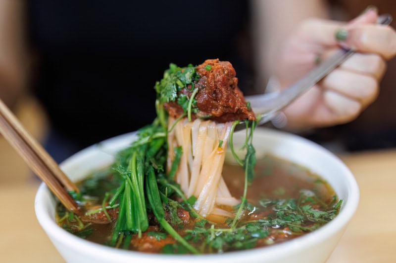 5 Must-try Michelin Street Food in Hanoi - Phở Tư Lùn Ấu Triệu (Bib Gourmand 2024)-2