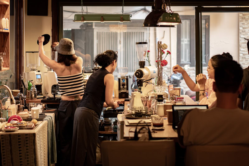 4 Hanoian Specialty Cafes for Iced Americano Off Street Fine Coffee Alley 7 Yen Thanh