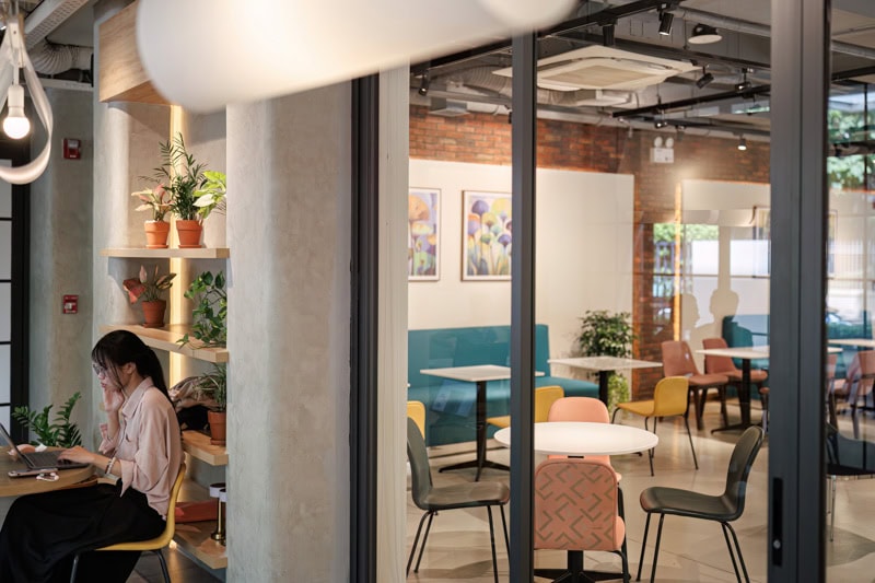 Paper & I co-working cafe space