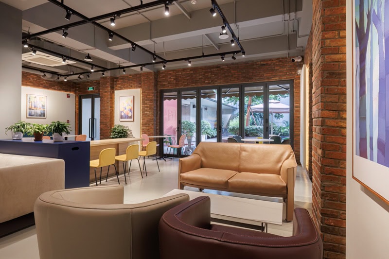 Paper & I co-working cafe space
